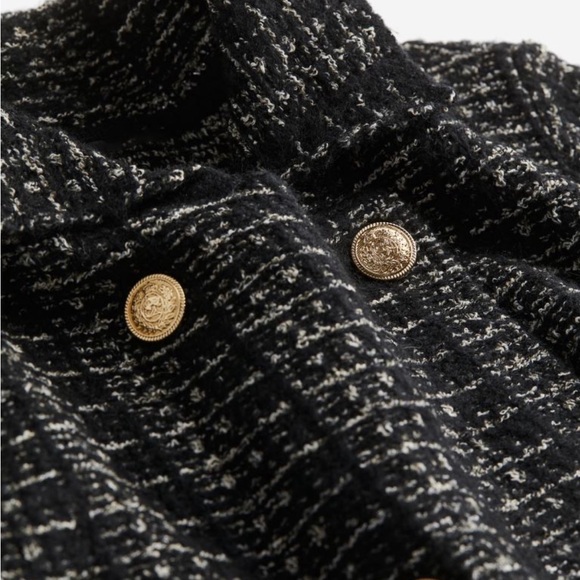 H&M TEXTURED-KNIT DOUBLE-BREASTED CARDIGAN Retail $49.99
COLOR - BLACK/PLAID - Picture 3 of 3